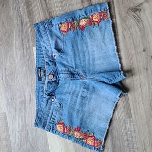Embroidered floweted jean shorts